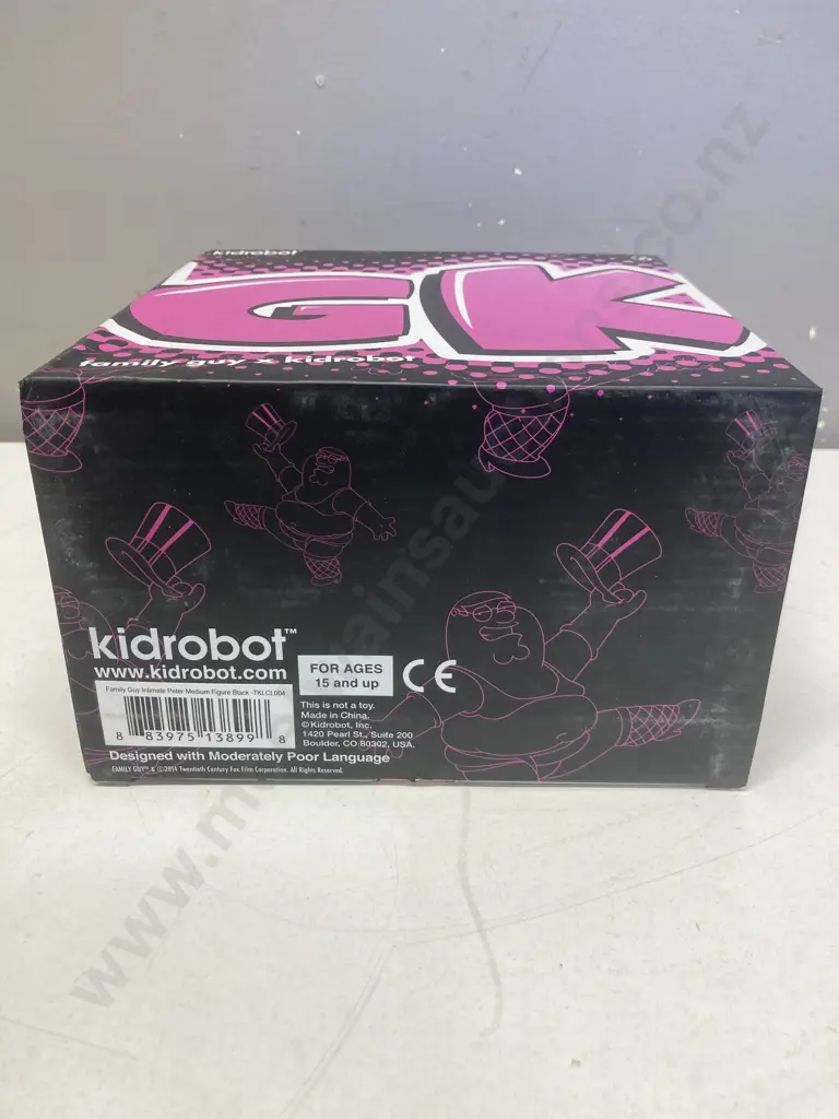 Kidrobot x Family Guy Intimate Peter Medium Figure Black - TKLCL004 Image 1++