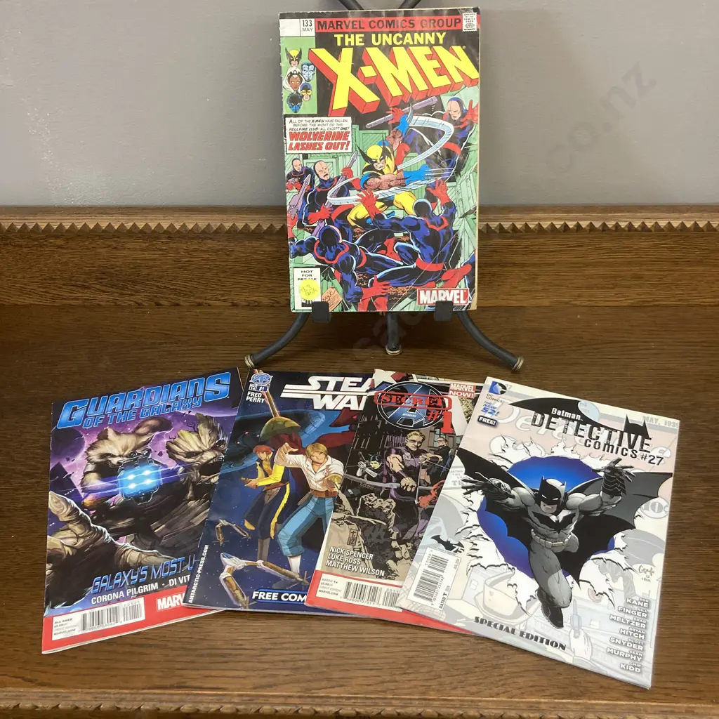 Bundle of 5 Comics Image 1++