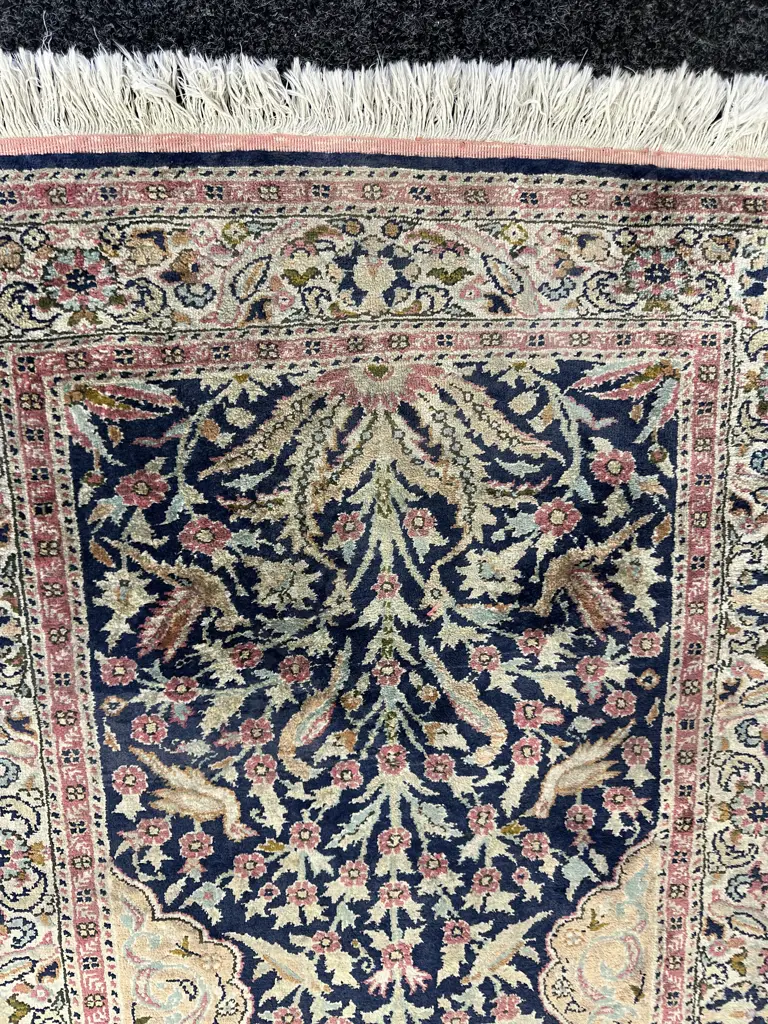 Persian Style Floor Rug. 128 x 94cm Image 1++