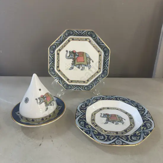 Wedgwood 'Blue Elephant' Octagonal Dishes x 2 With an Incense Burner