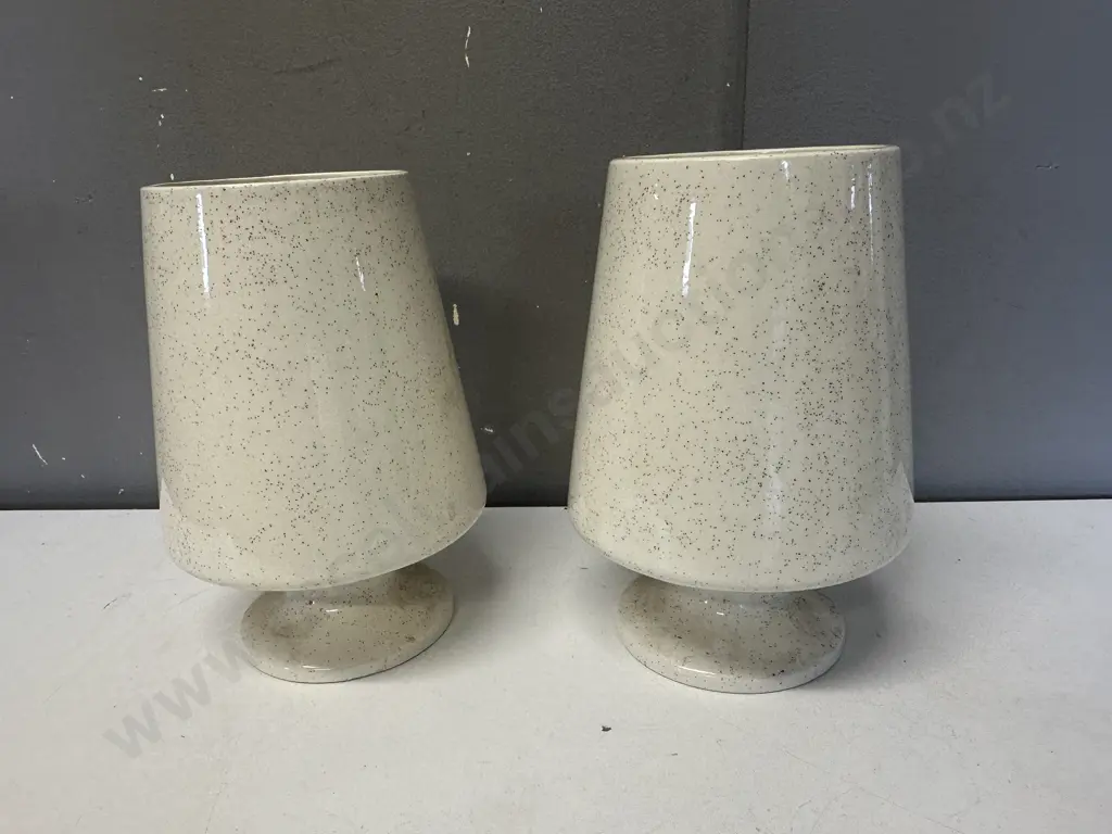 Pair of Vintage White Tailed Deer Footed Vases. H22cm Image 1++
