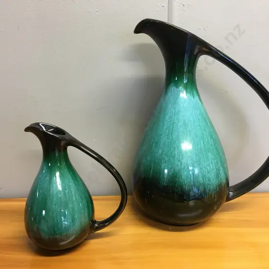 Blue Mountain Pottery Green Drip Glaze Graduated Pitchers, BMP On Base & Label On Base. H33 & 18cm