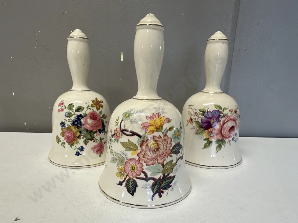 Sadler China Bells x3 Image 1++
