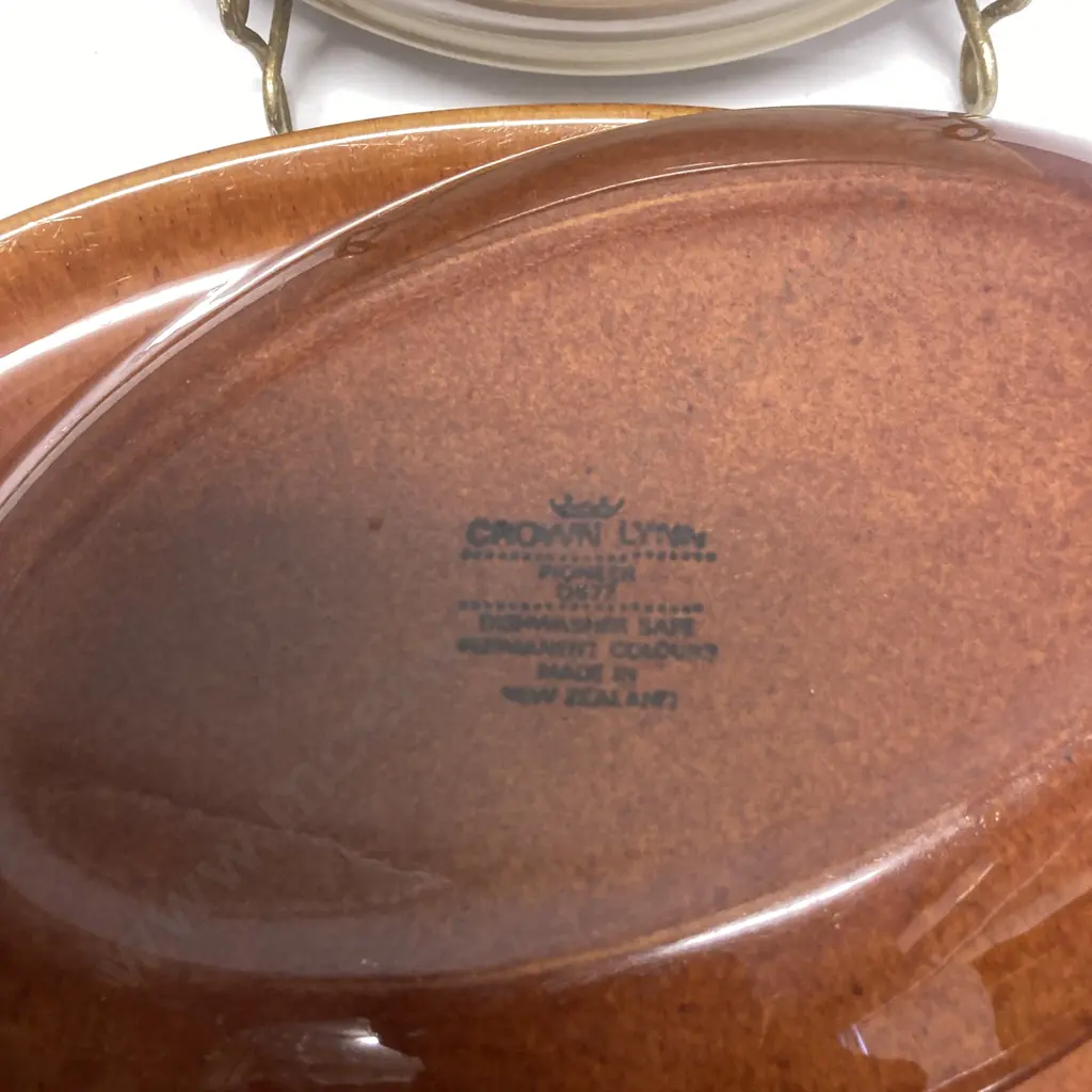 Crown Lynn Interlude Round Baking Dish & Pioneer Oval Dishes Image 1++