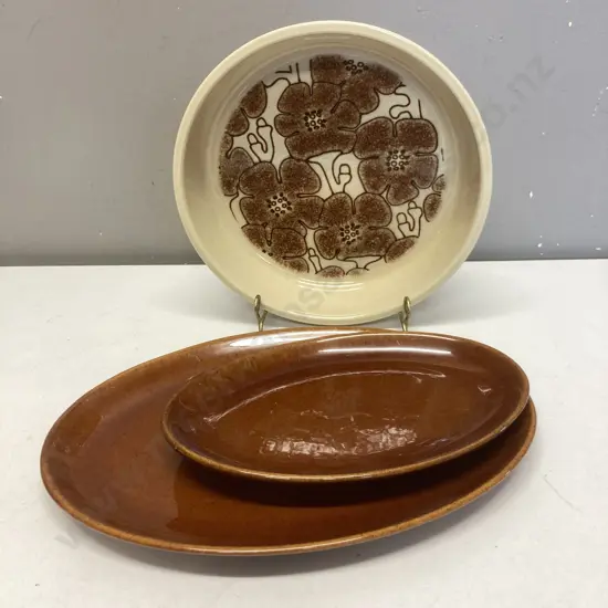 Crown Lynn Interlude Round Baking Dish & Pioneer Oval Dishes