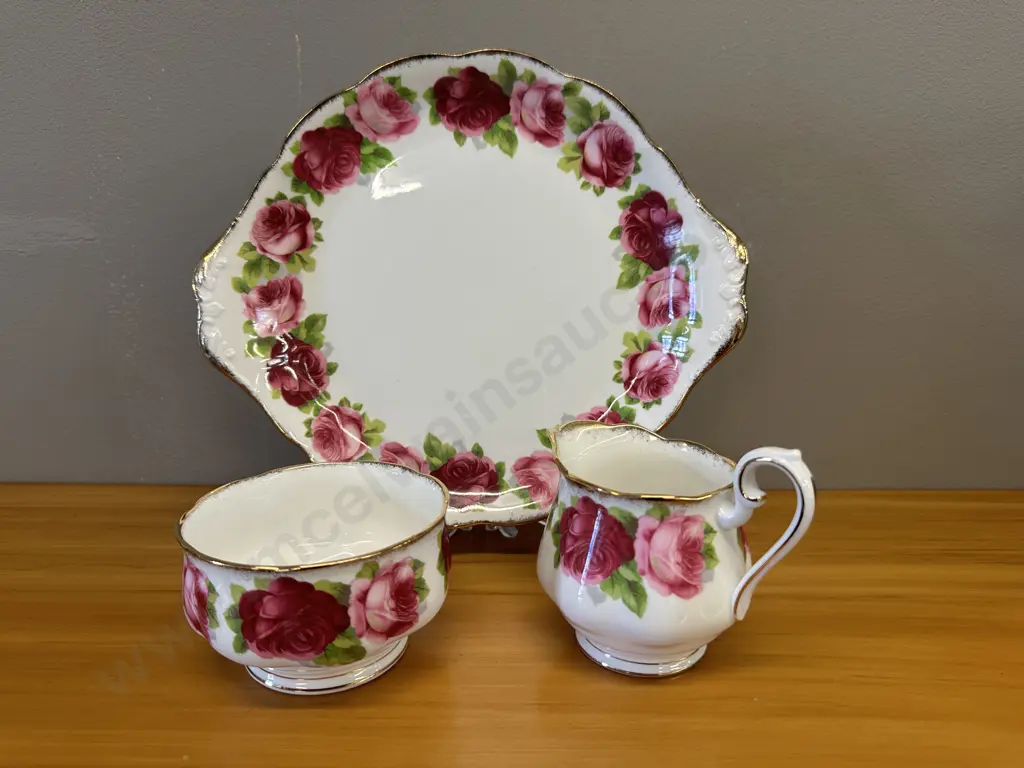 Vintage Royal Albert Old English Rose  - Cake Plate, 26.5cm With Creamer & Sugar Bowl Image 1++