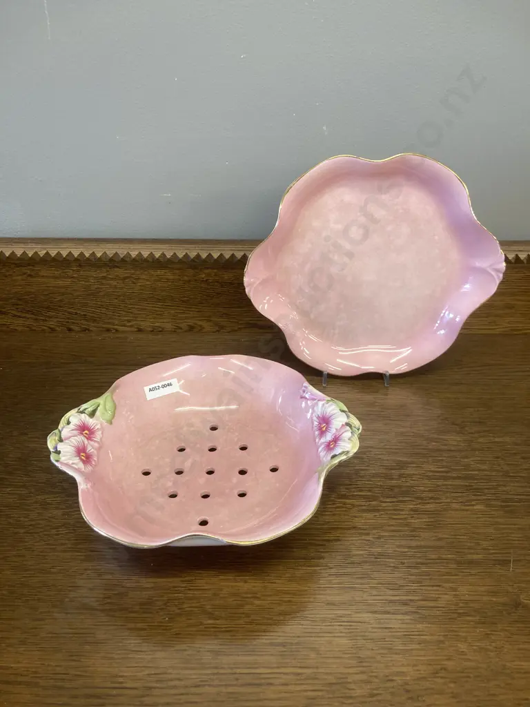 Royal Winton 'Petunia' Pink Salad Strainer Set Image 1++