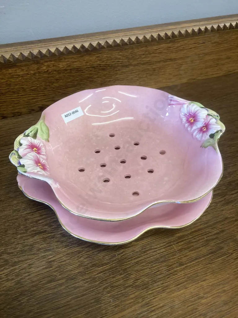 Royal Winton 'Petunia' Pink Salad Strainer Set Image 1++