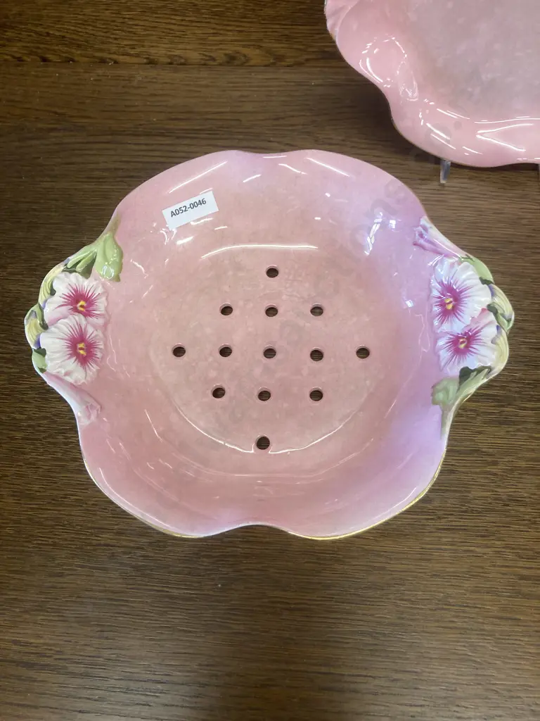 Royal Winton 'Petunia' Pink Salad Strainer Set Image 1++
