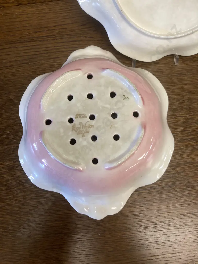 Royal Winton 'Petunia' Pink Salad Strainer Set Image 1++