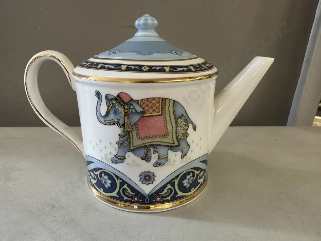 Wedgwood 'Blue Elephant' Teapot Image 1++