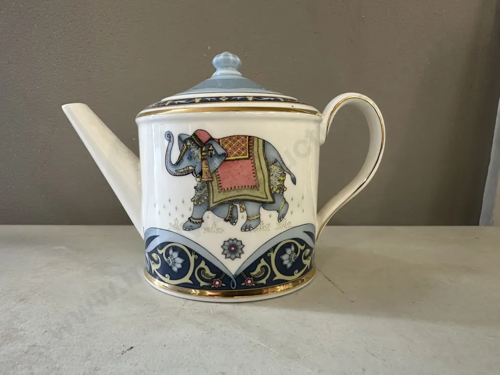 Wedgwood 'Blue Elephant' Teapot Image 1++