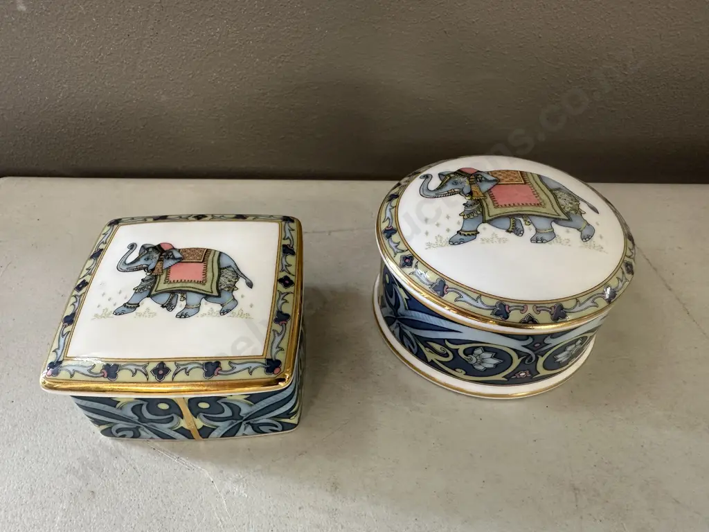 Wedgwood 'Blue Elephant' Hampton Lidded Dish & Square Lidded Dish Image 1++