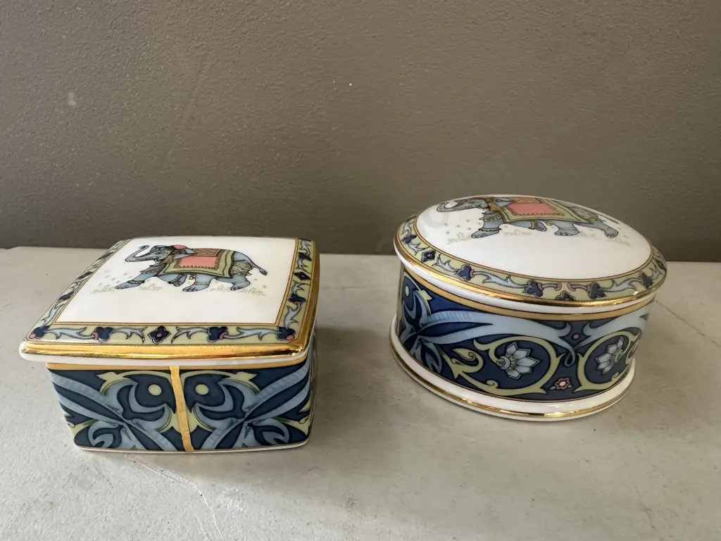 Wedgwood 'Blue Elephant' Hampton Lidded Dish & Square Lidded Dish Image 1++