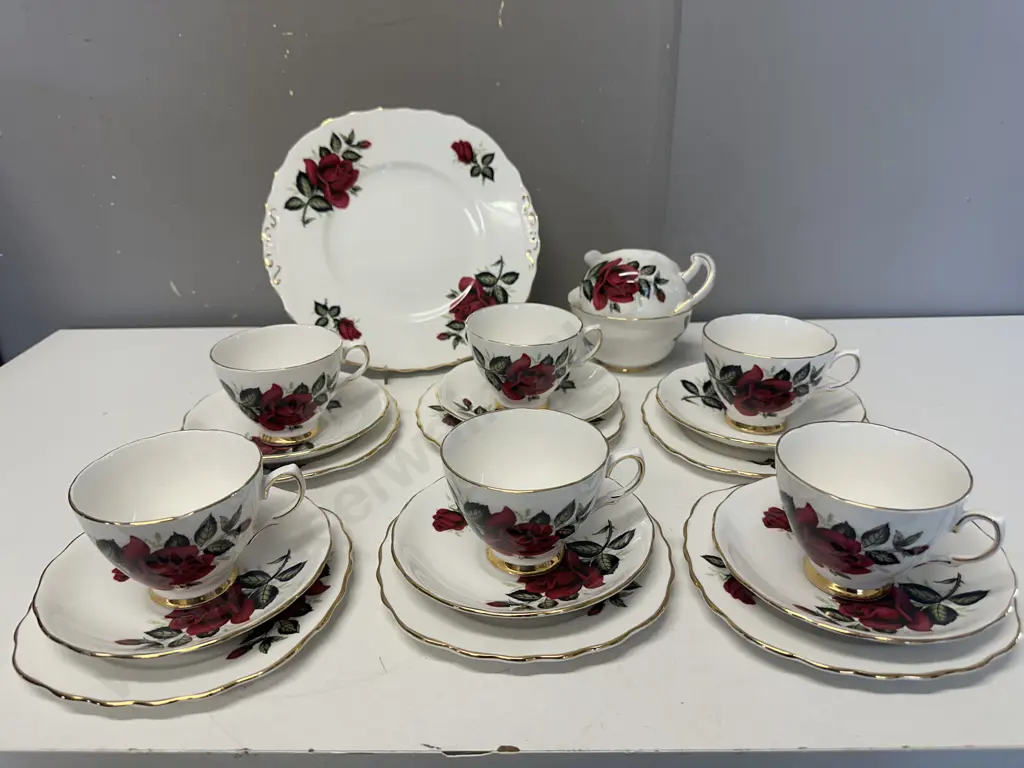 Colclough Floral Tea Ware Image 1++