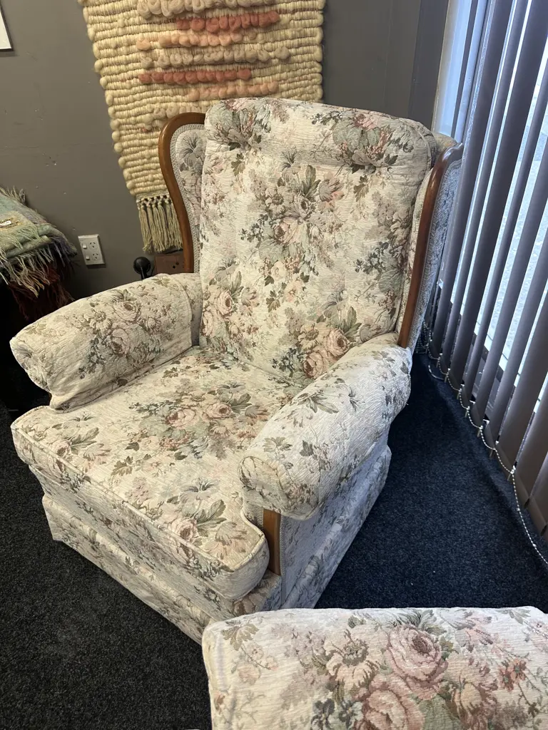 Floral Upholstered Mahogany Trimmed Wingback Lounge Suite Image 1++