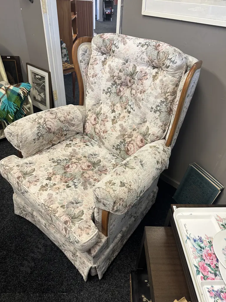 Floral Upholstered Mahogany Trimmed Wingback Lounge Suite Image 1++