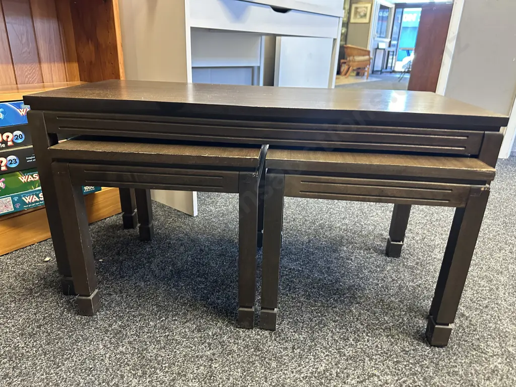 Vintage Mahogany Nest Of 3 Tables Image 1++