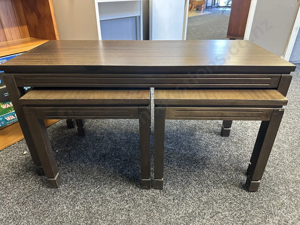 Vintage Mahogany Nest Of 3 Tables Image 1++