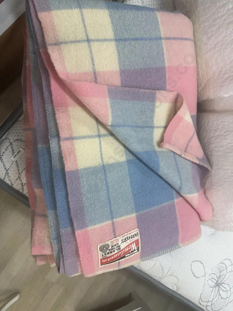 Pair Of Vintage Woollen Blankets Pink Tones Image 1++