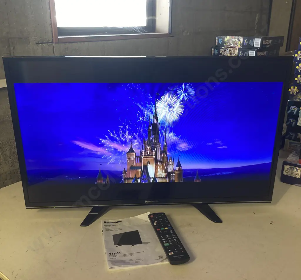 Panasonic 32" LED TV TH-32FS500Z With Remote Control & Manual Image 1++