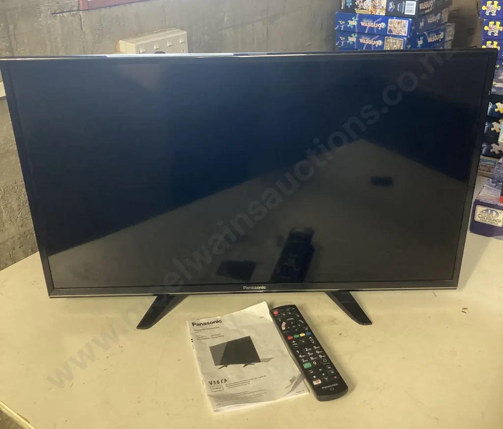 Panasonic 32" LED TV TH-32FS500Z With Remote Control & Manual Image 1++