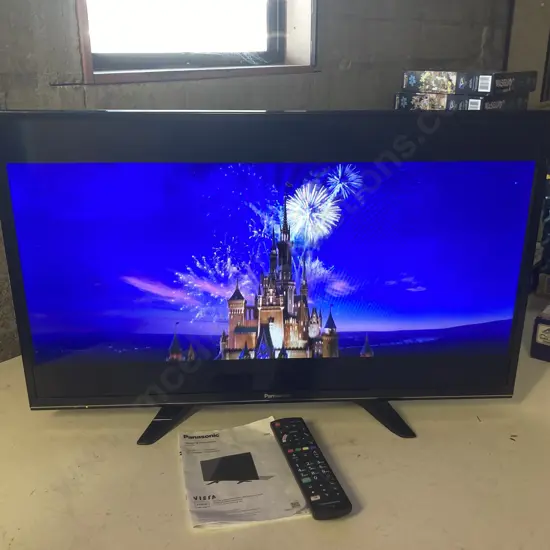 Panasonic 32" LED TV TH-32FS500Z With Remote Control & Manual