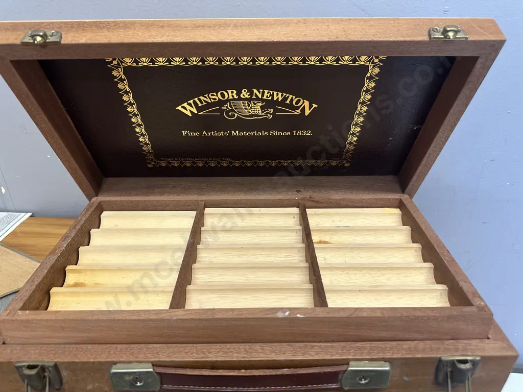 Windsor & Newton Art Carry Case Image 1++