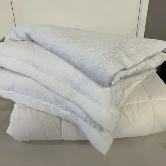 Coverlet, Pillows & Cases Etc