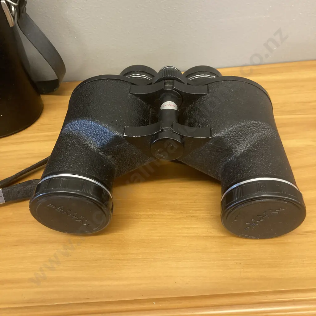 Vintage PENTAX Asahi Japan Made 8x40 Binoculars Wide Field 9.5 Model 556 With Strap & Case Image 1++