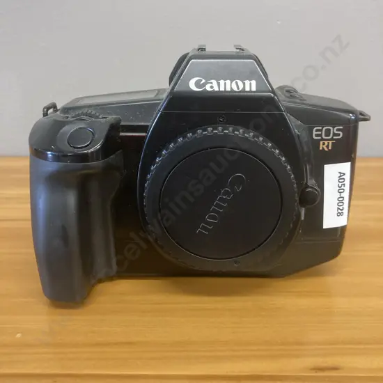 Canon EOS RT 35mm Autofocus Film Camera with Reflex Mirror