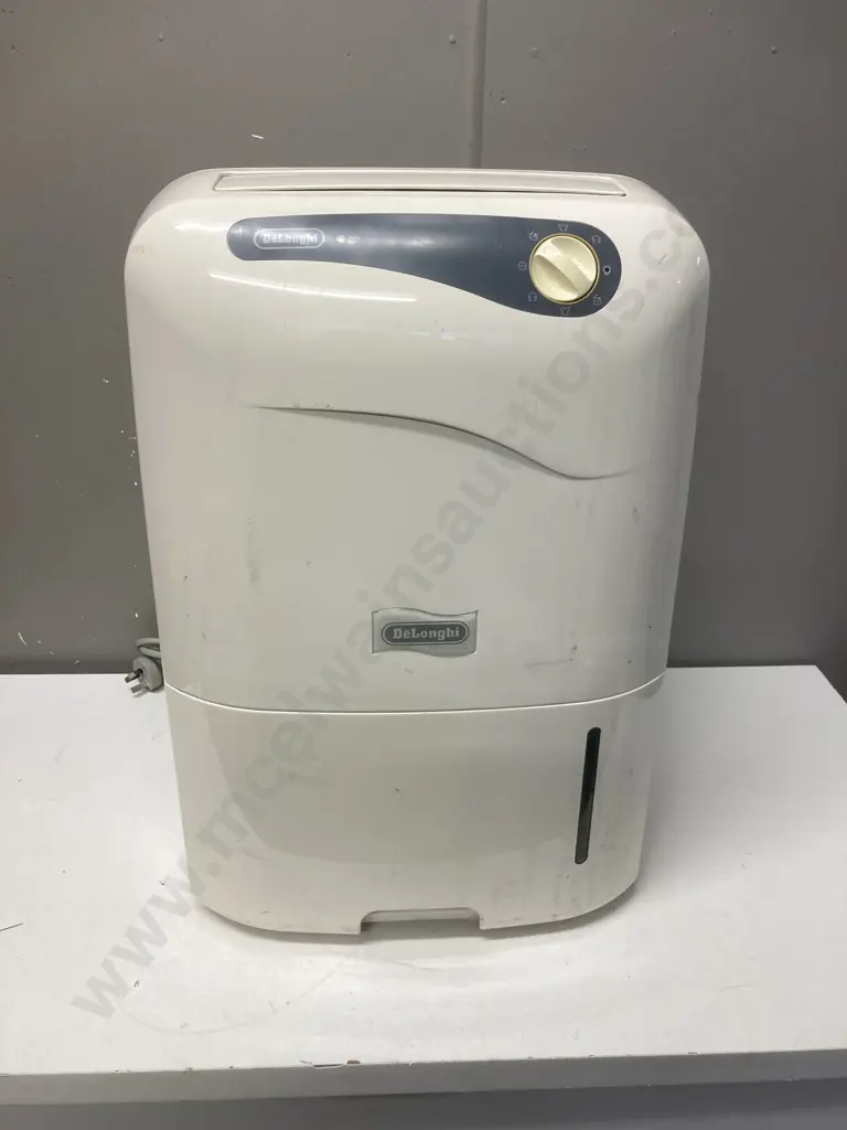 DeLonghi CF08M Dehumidifier Image 1++