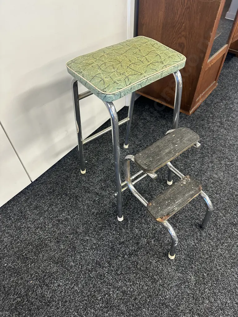 Retro Kitchen Stepstool Image 1++