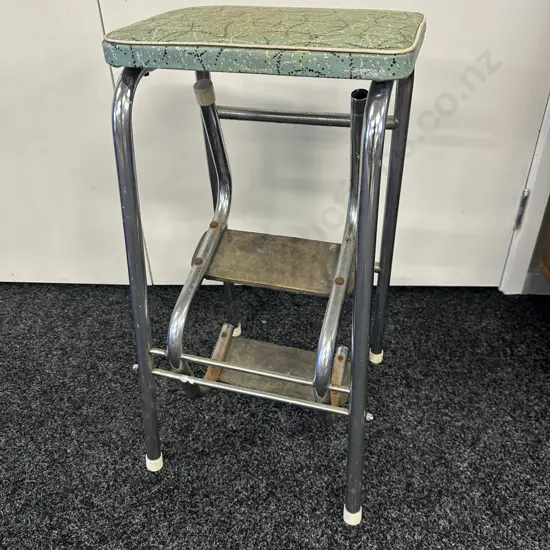 Retro Kitchen Stepstool