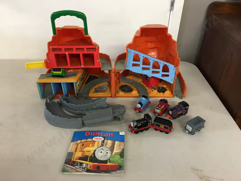 Vintage Thomas The Train Playset Take Along Sodor Mining Co (2002), Trains & Duncan Book Image 1++
