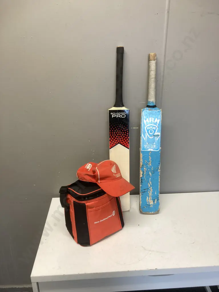 Cricket Bats, Cap & Chiller Bag Image 1++