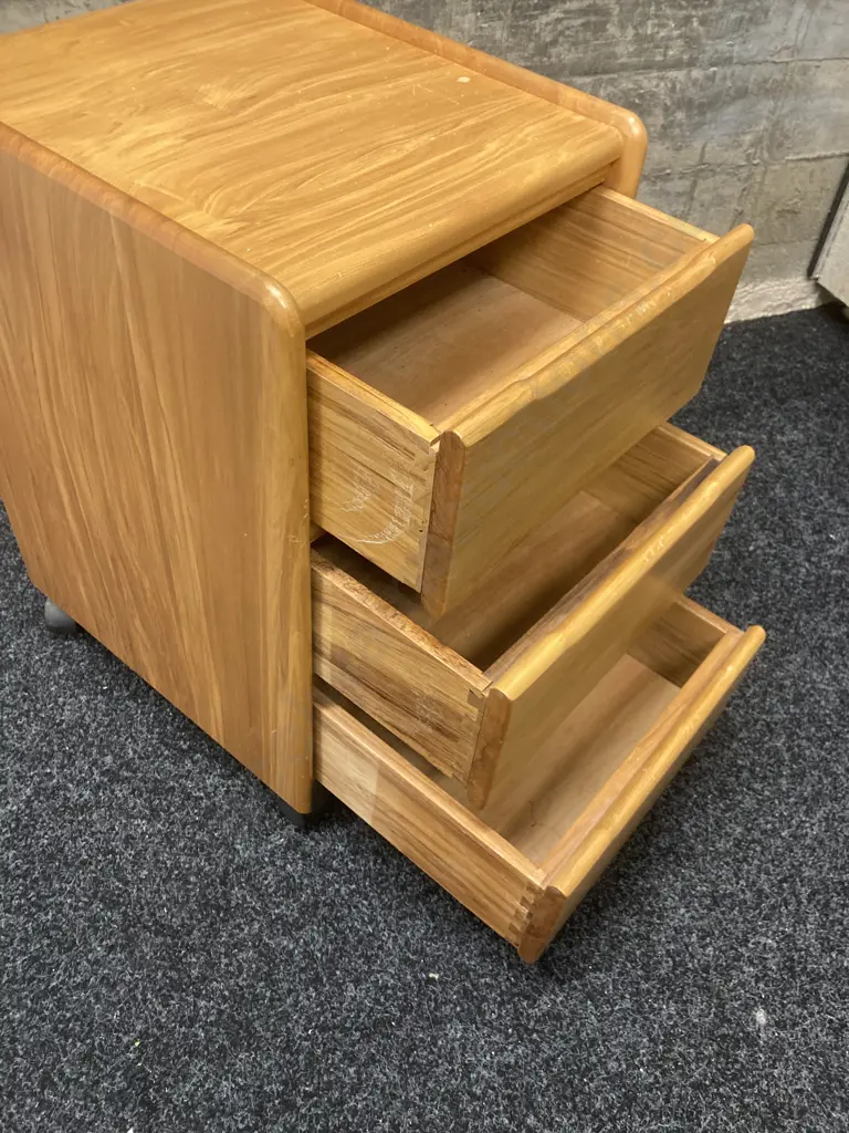 Solid Rimu 3 Drawer Mobile Unit. H58 W35 D41cm Image 1++