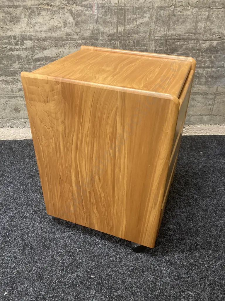 Solid Rimu 3 Drawer Mobile Unit. H58 W35 D41cm Image 1++