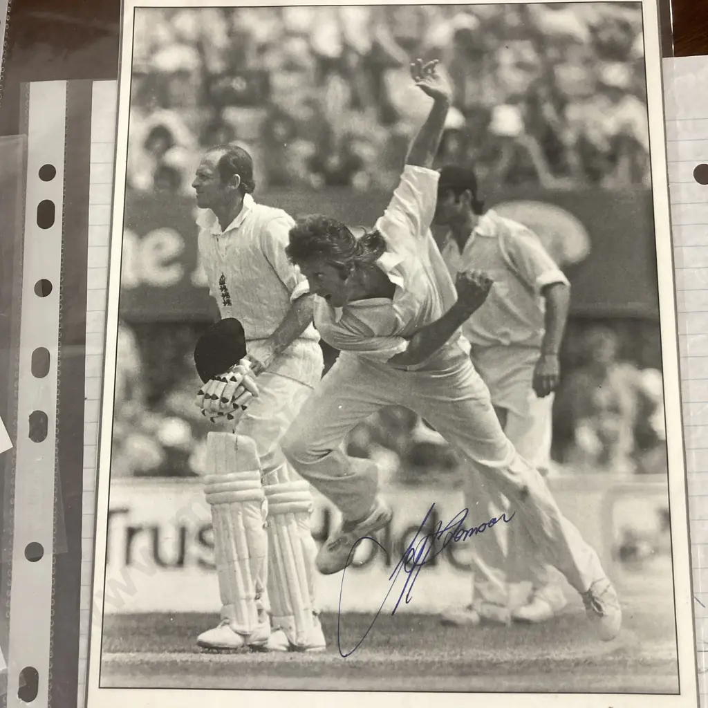 Cricketers Autographs & Signed Photos Image 1++