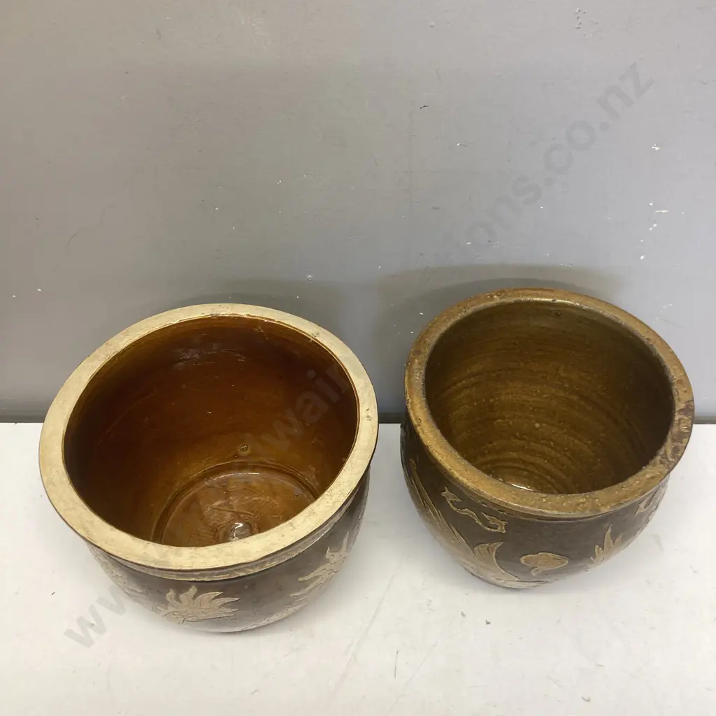 Pair of Dragon Pots - 20 x 25 & 22 x 22cm Image 1++