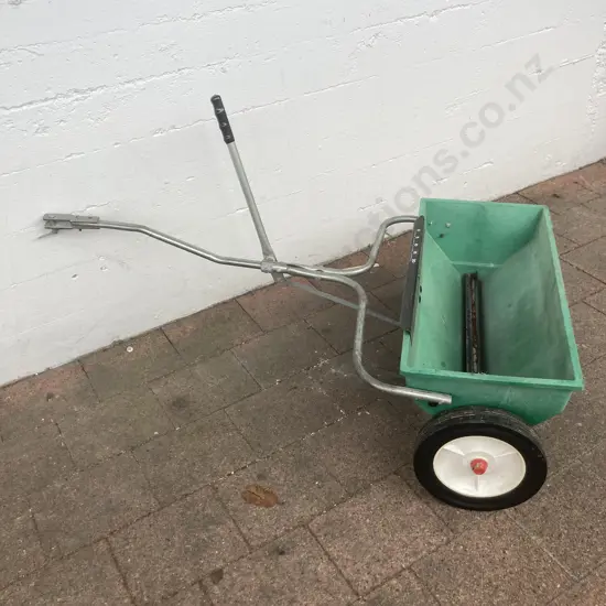 Red Devil (USA) Fertiliser Spreader