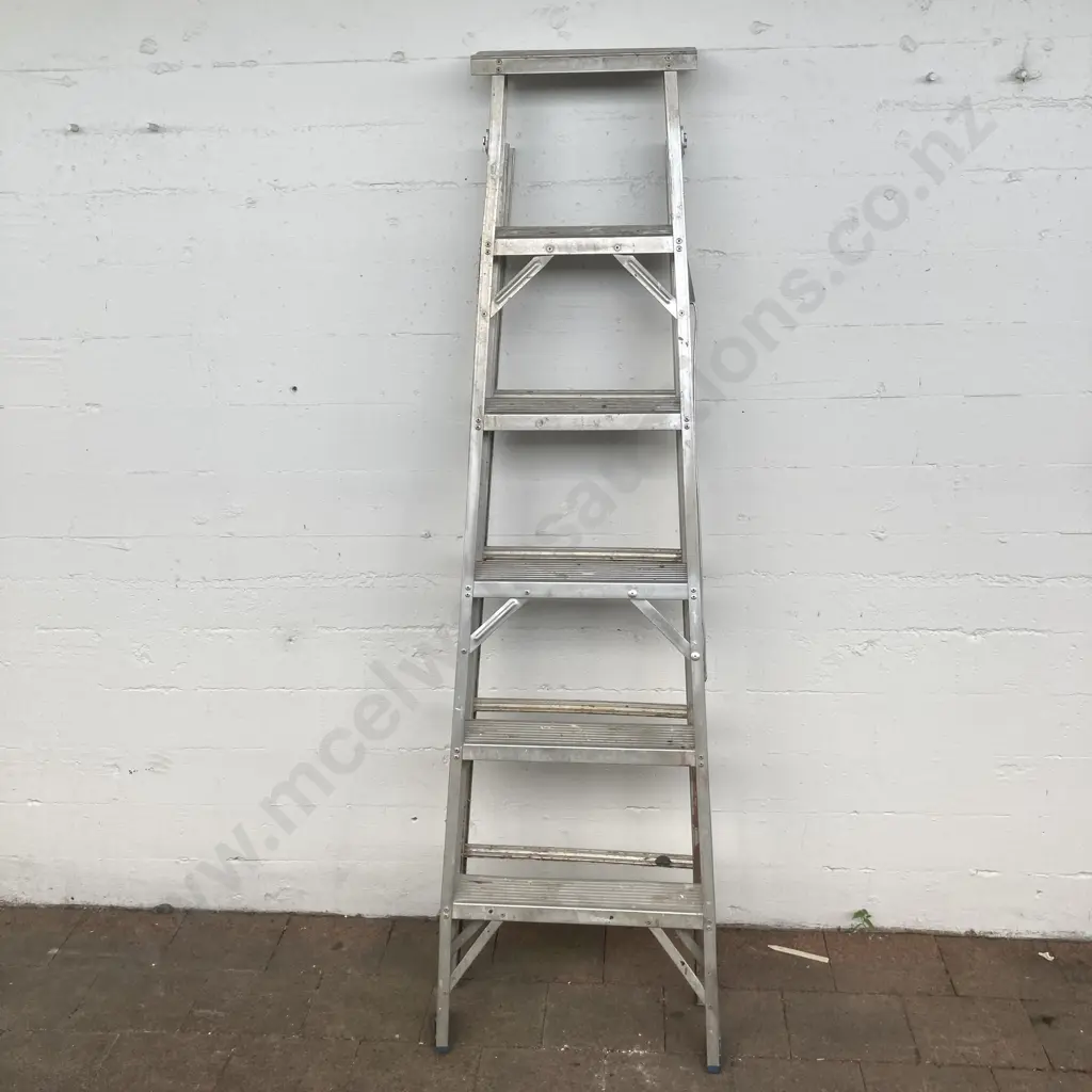 PLCD Aluminium Ladder. 182cm Image 1++