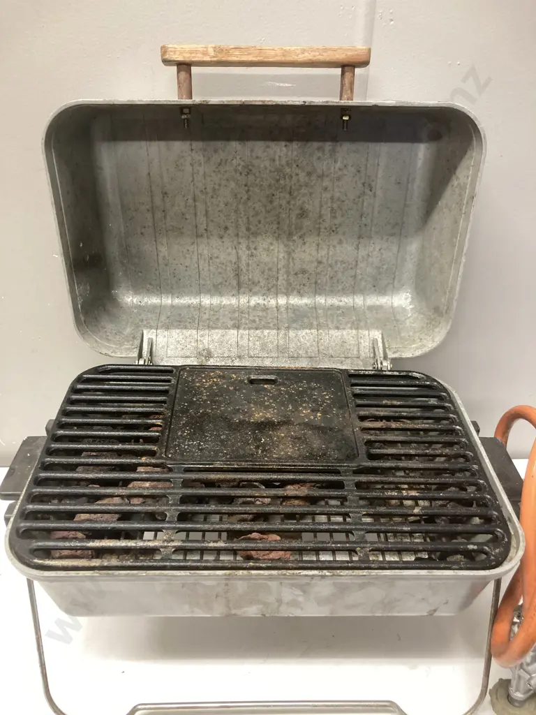 Vintage Gascraft Portable BBQ Image 1++