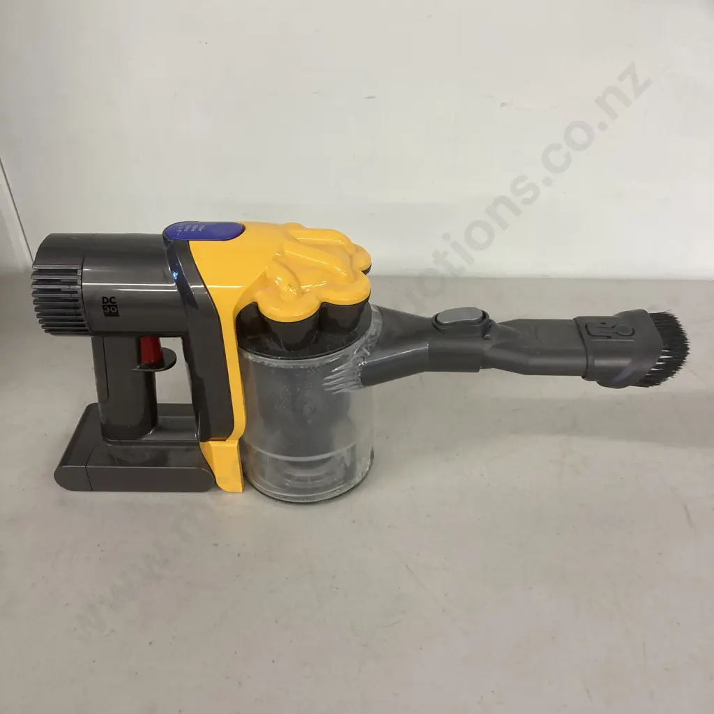 Dyson DC30 Handheld Vacuum Cleaner Image 1++