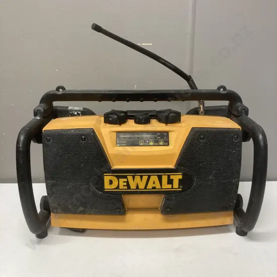DeWalt Worksite Radio & Battery Charger