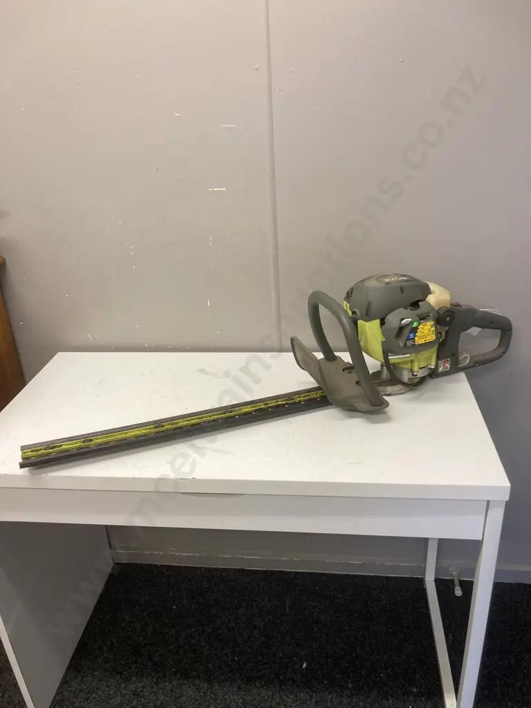 Ryobi Petrol Hedge Trimmer Image 1++