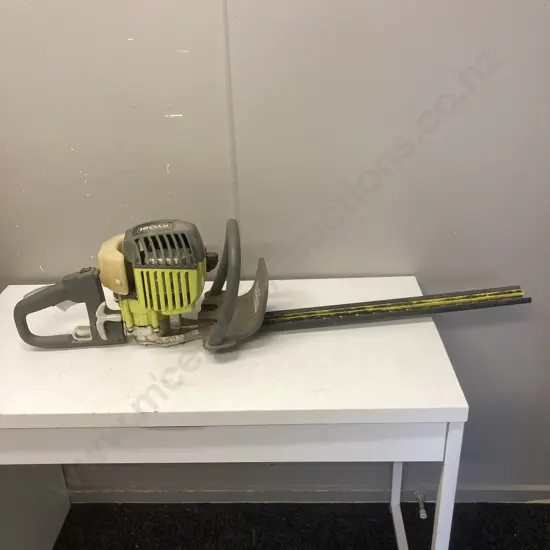 Ryobi Petrol Hedge Trimmer