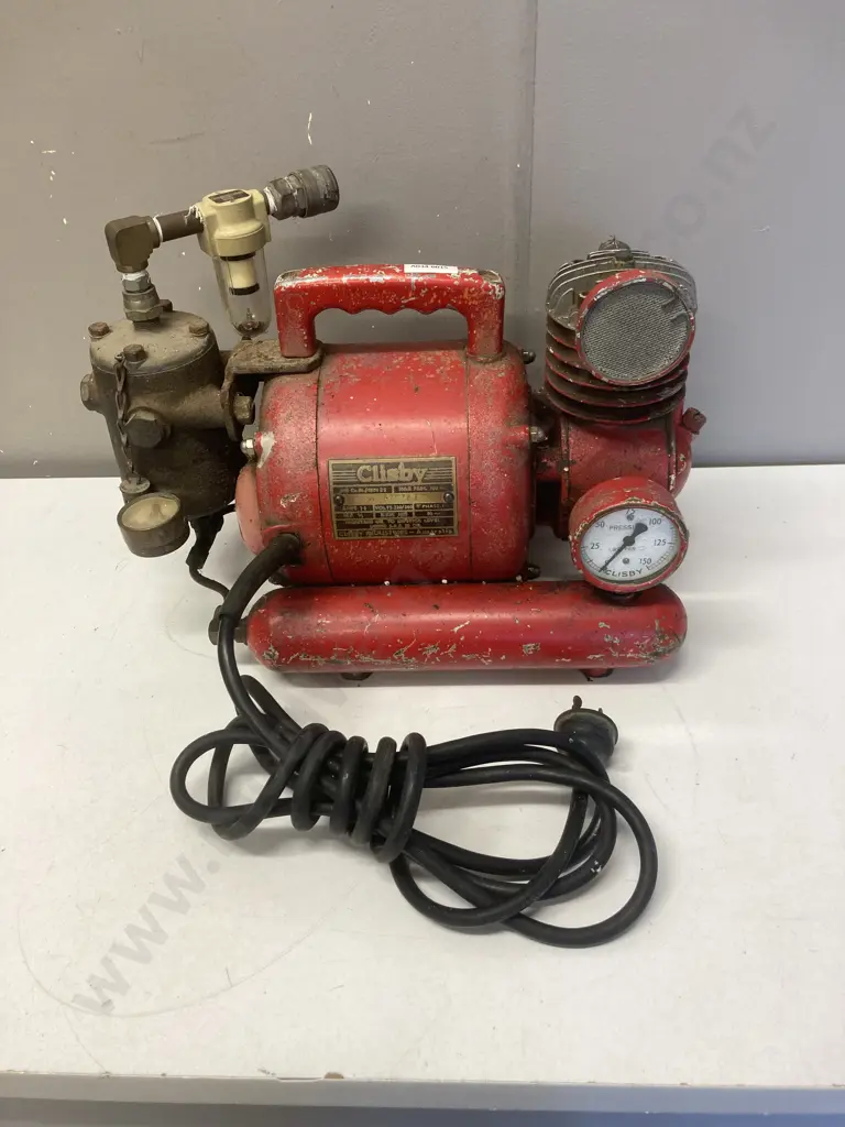 Rare  Vintage Clisby Toughie Australian Made Portable Air Compressor. Serial #570788 Image 1++