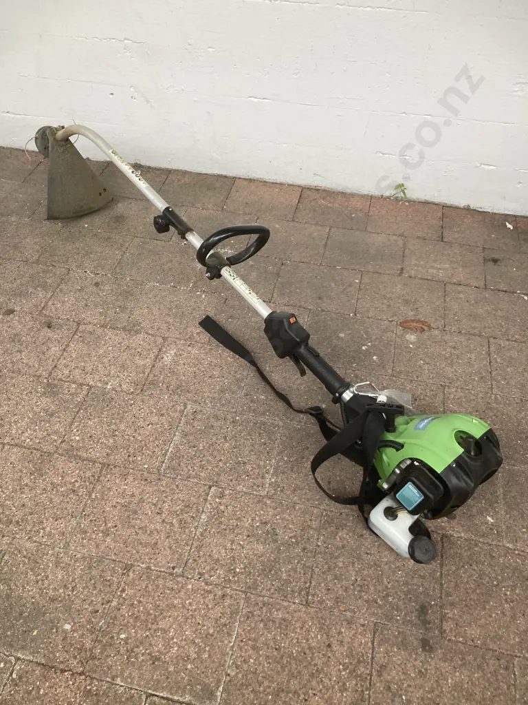 Kiwi Garden 26cc Petrol Line Trimmer Image 1++
