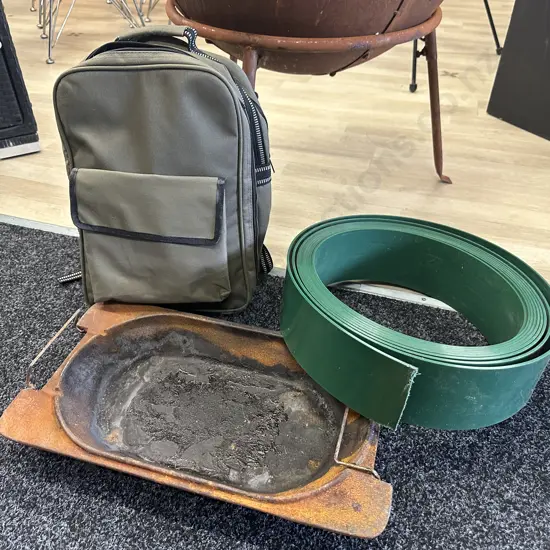 Backpack Picnic Set, Cast Iron Pan & Roll Green Plastic Strap